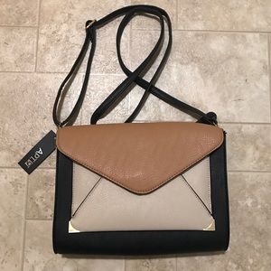 ‼️CLOSET DOWNSIZE‼️ Apt. 9 crossbody bag